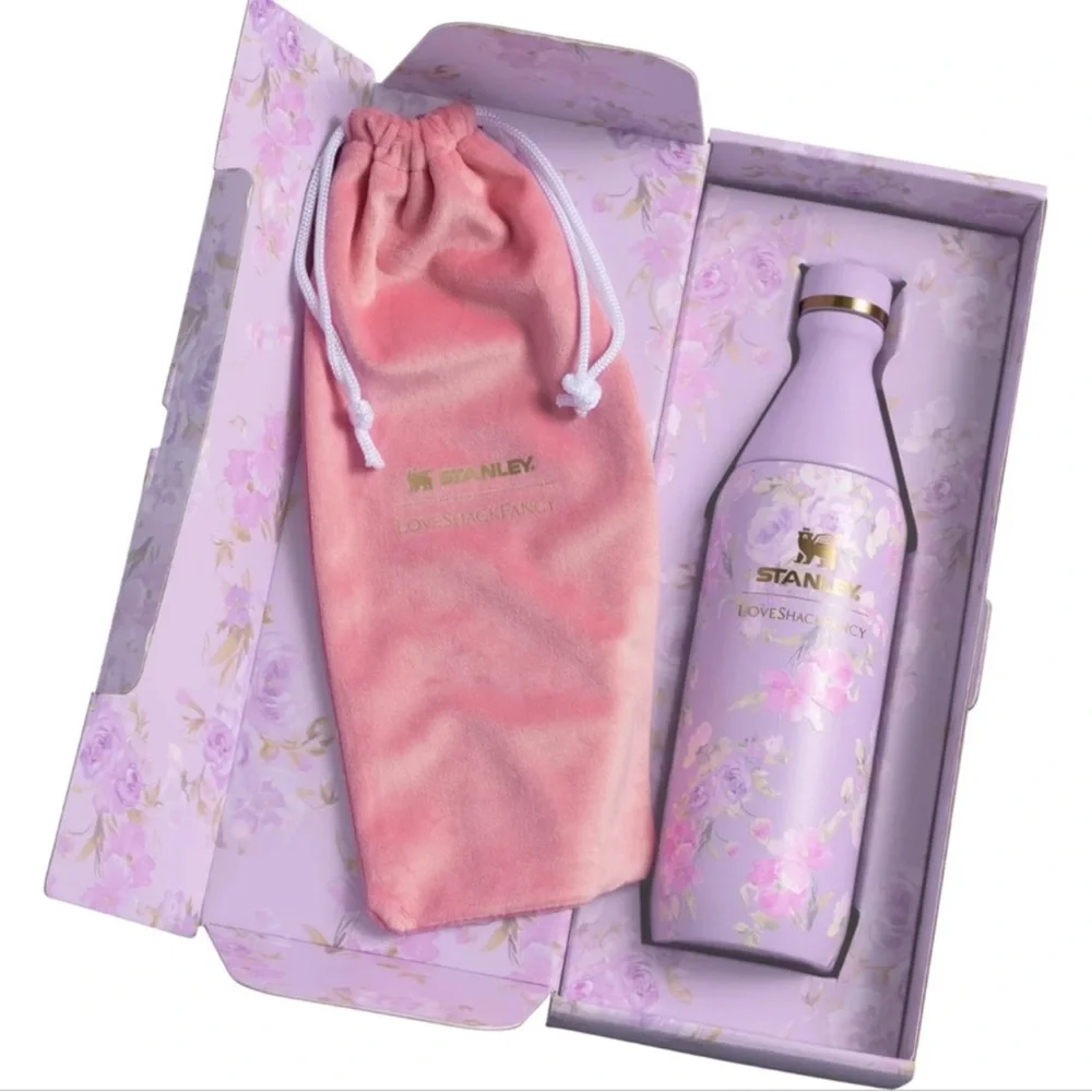 Stanley x LoveShackFancy The All Day Slim Bottle 20 oz. Happy Thoughts - Picture 3 of 4